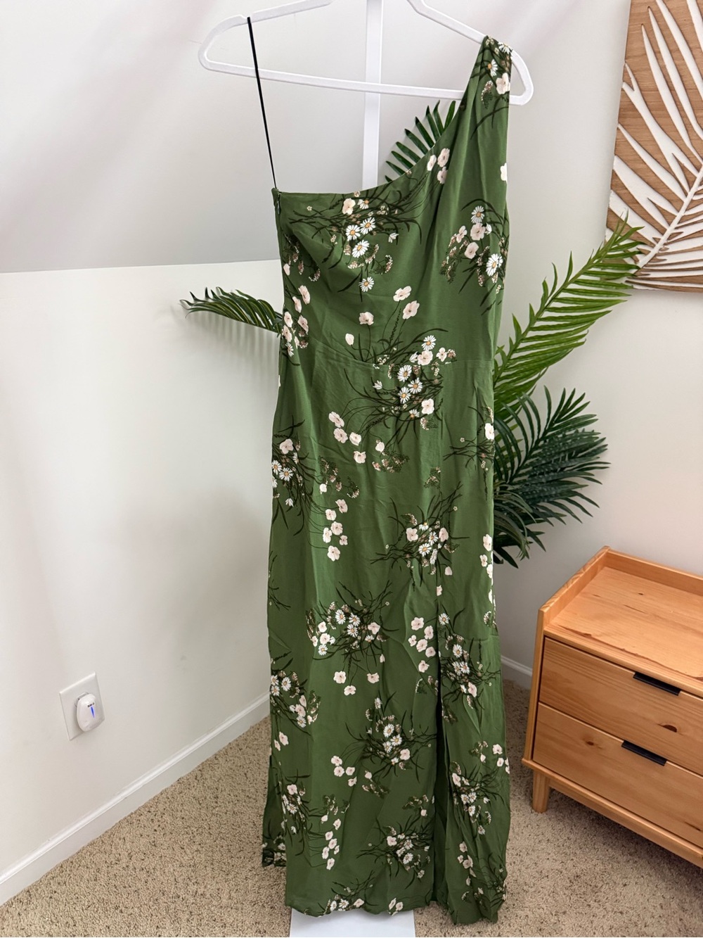Reformation Evelyn Floral Maxi Dress in Green Floral 6 - Picture 5 of 7